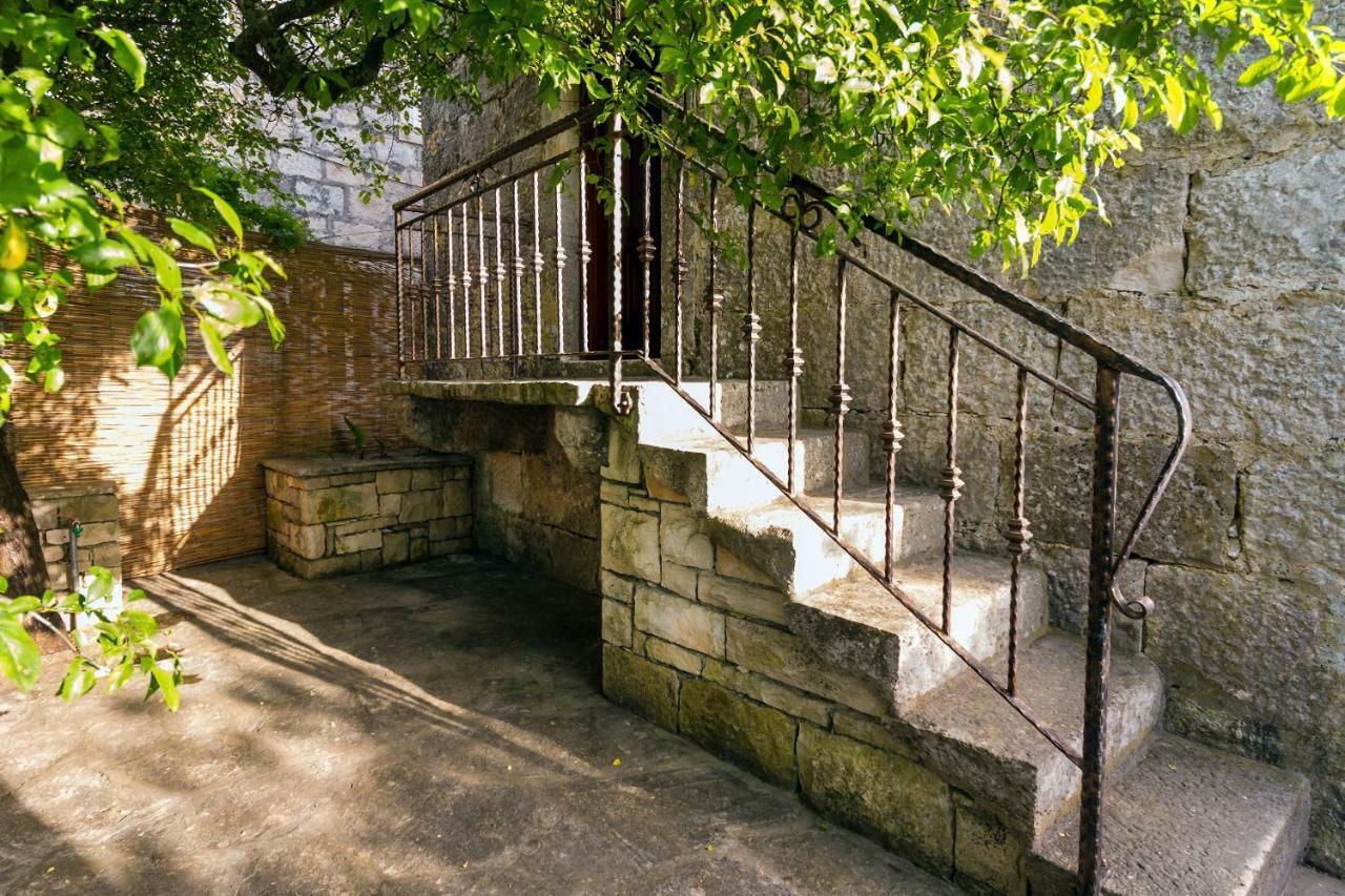 Old Small Stone House Zrnovo Экстерьер фото