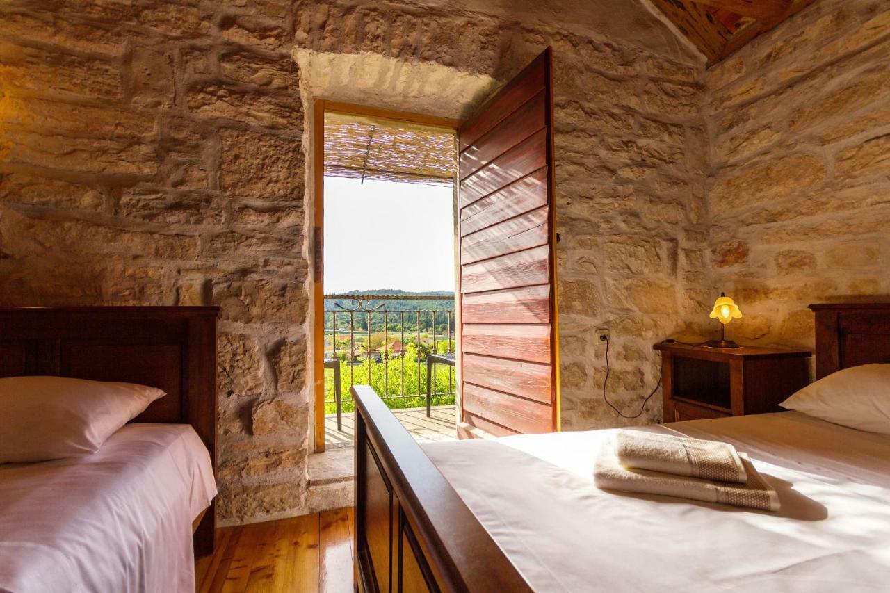 Old Small Stone House Zrnovo Экстерьер фото