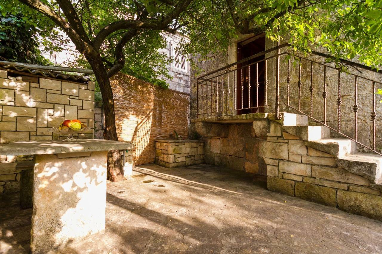 Old Small Stone House Zrnovo Экстерьер фото