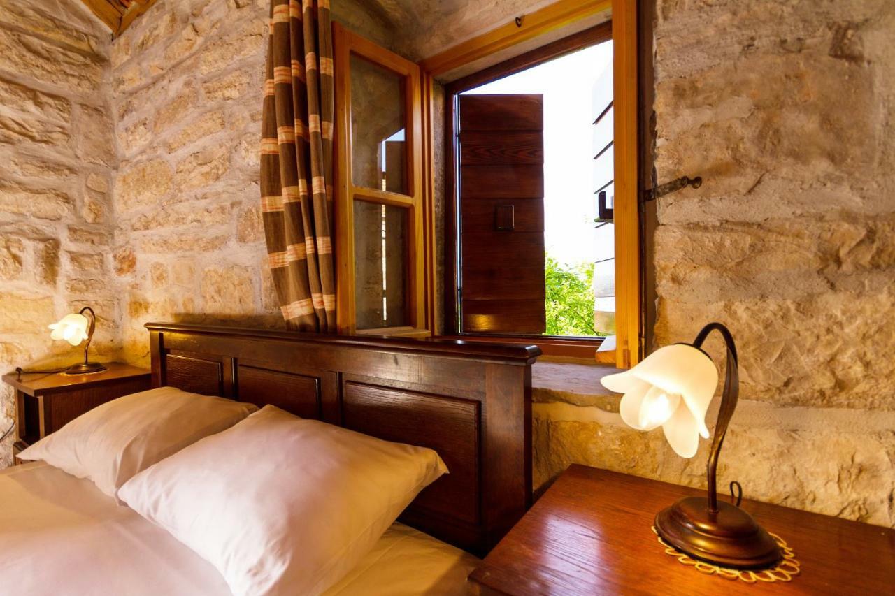 Old Small Stone House Zrnovo Экстерьер фото