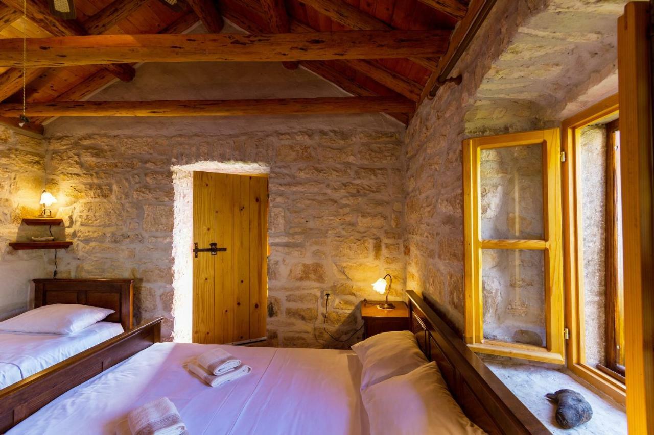 Old Small Stone House Zrnovo Экстерьер фото